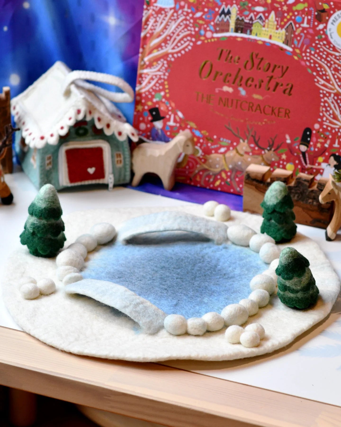 Felt Round Snow Ice Rink Playscape Mat